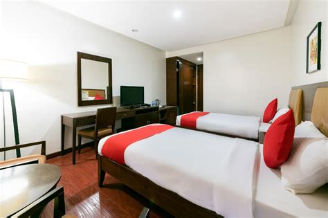 Book Hotel Rooms in Pampanga Philippines .